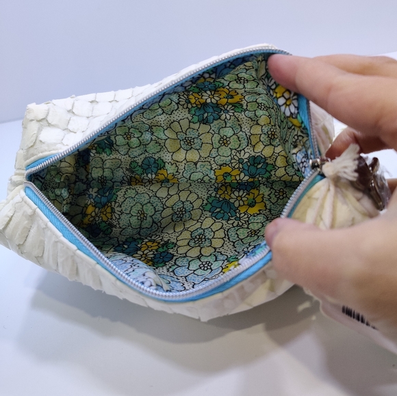 Sisley makeup toiletry bag - Picture 3 of 3